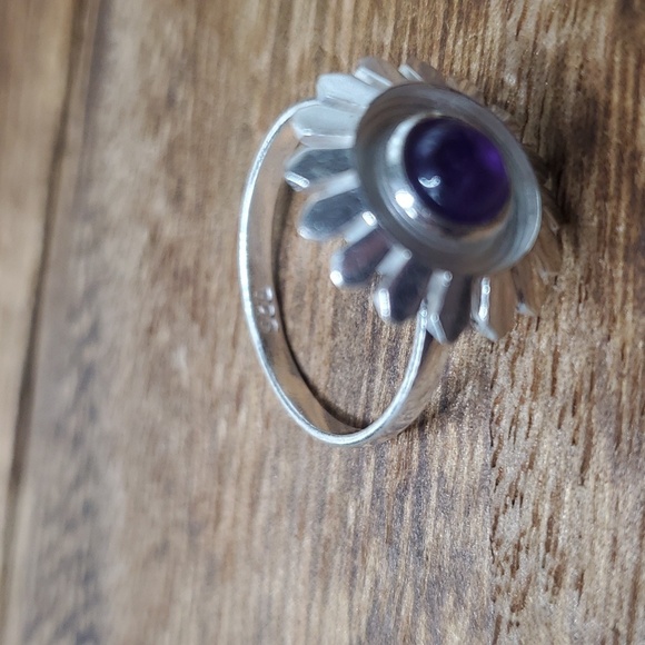 Size 7 R220 amythest  Sunray ring sterling silver 925 - Picture 3 of 3